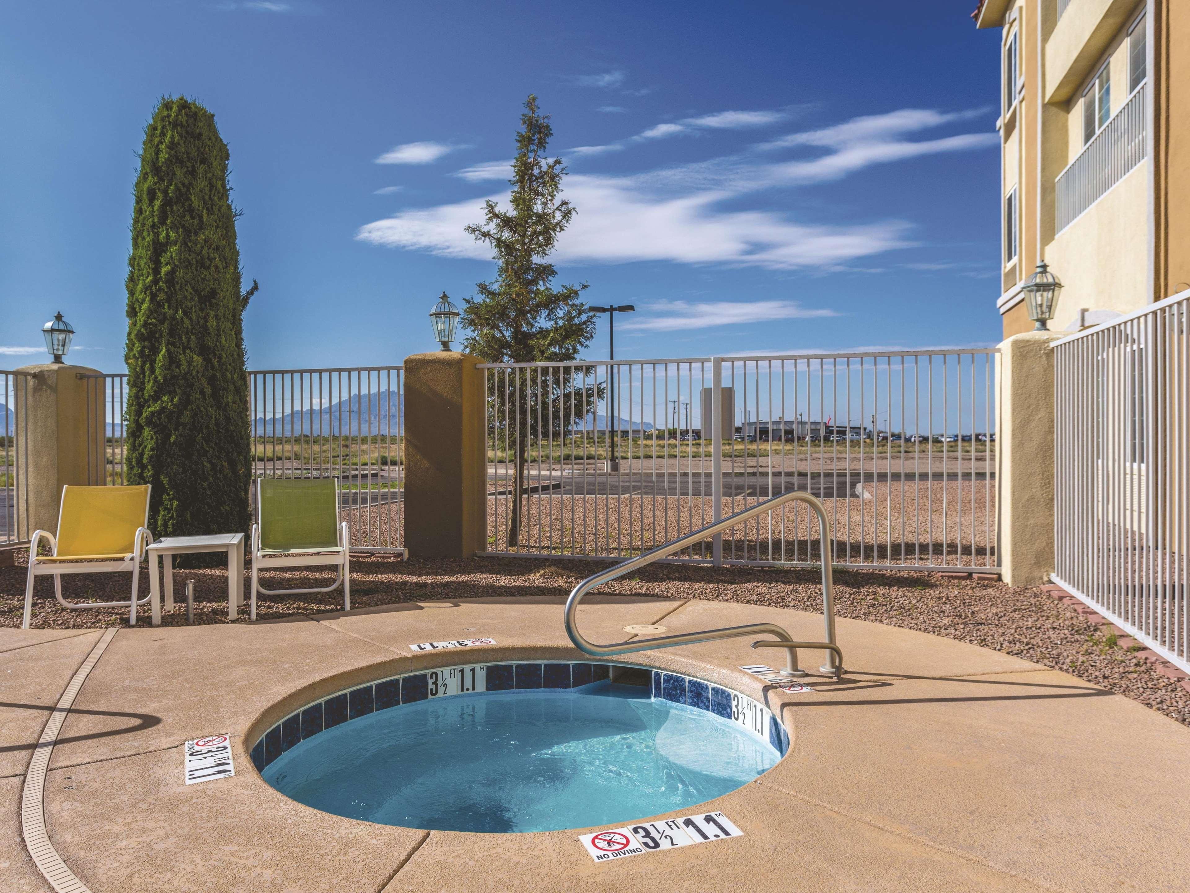La Quinta By Wyndham Deming Hotel Exterior photo
